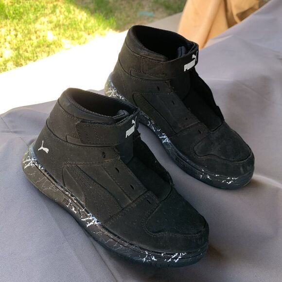 Take 50% OFF- Puma Black High-Top Shoes Boys, Size-1C - Picture 5 of 7